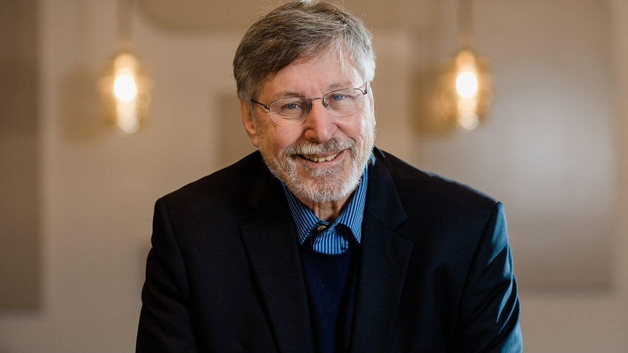 Bessel van der Kolk(著名な精神科医・トラウマ専門家、ベストセラー『身体はトラウマを記録する』の著者